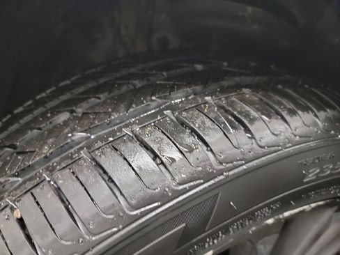 Used 2019 Toyota Camry SE w/ Carpet Mat Package image 30