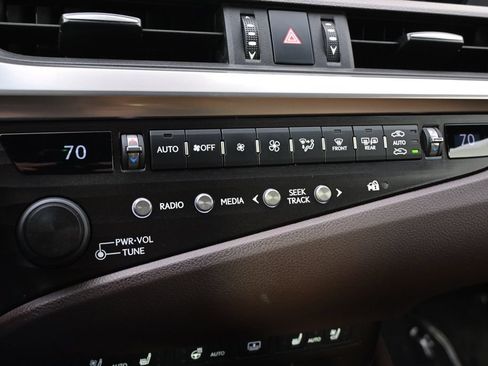 Used 2020 Lexus ES 350 Ultra Luxury w/ Accessory Package 2 FWD image 32