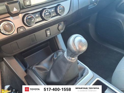 Used 2016 Toyota Tacoma TRD Sport AWD/4WD image 21