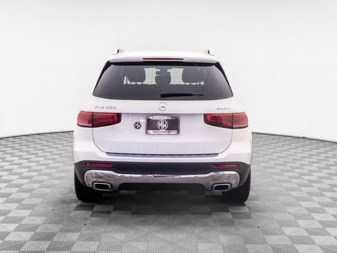 Used 2023 Mercedes-Benz GLB 250 4MATIC image 4