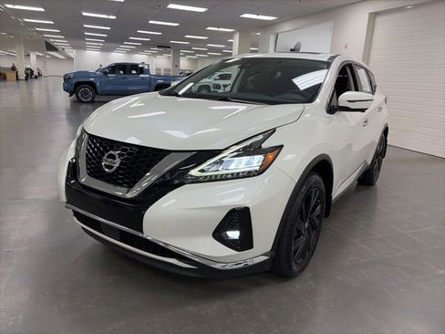 Used 2022 Nissan Murano SL w/ SL Moonroof Package FWD image 3