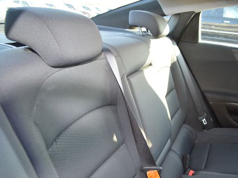 Used 2016 Chevrolet Malibu LT w/ Driver Confidence Package FWD image 28