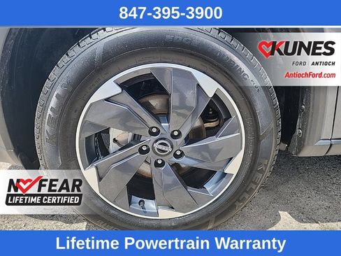 Used 2025 Nissan Rogue SV AWD/4WD image 15
