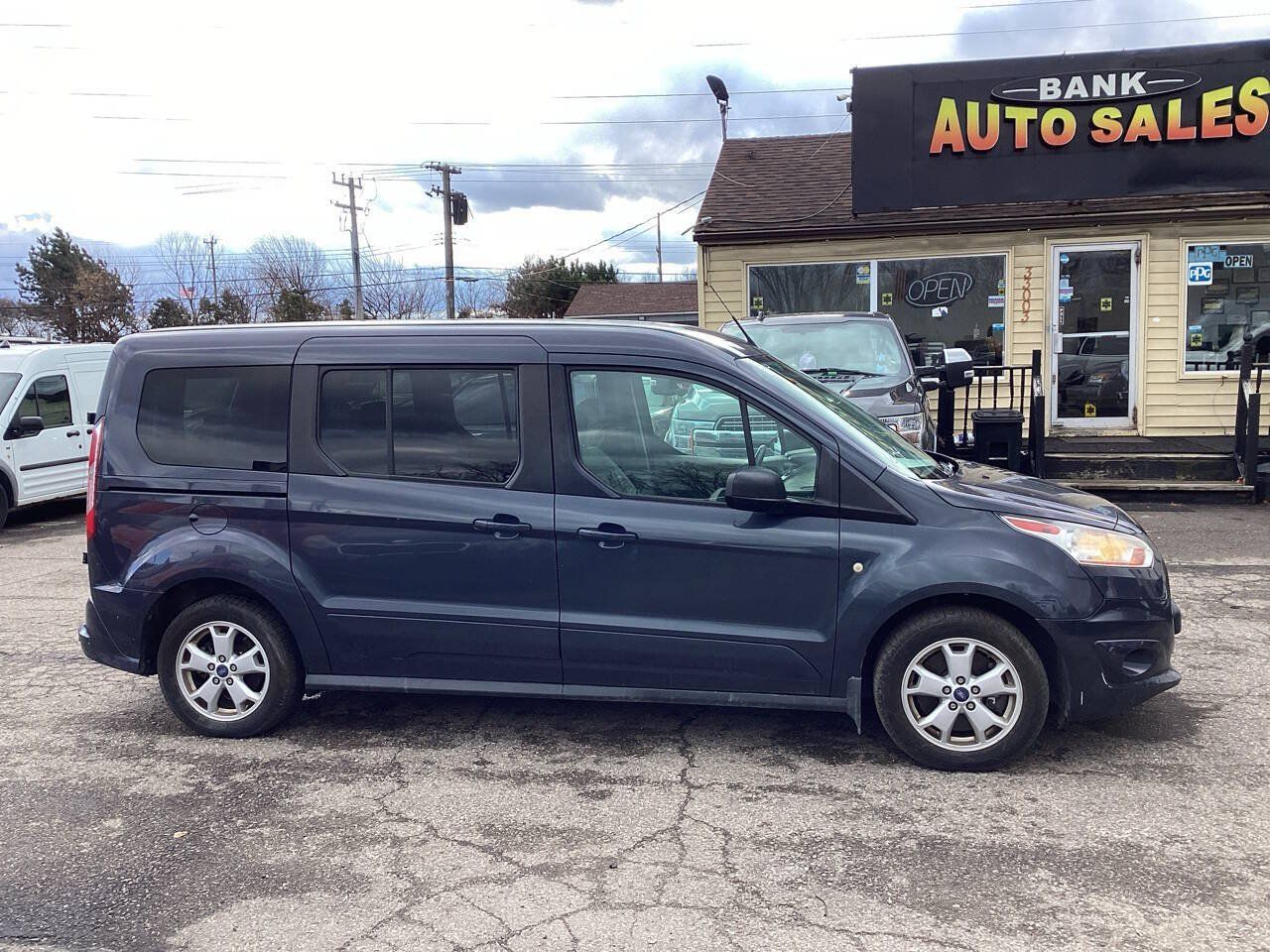 Used 2014 Ford Transit Connect XLT FWD image 1