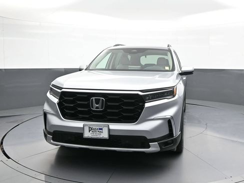 Certified 2023 Honda Pilot Touring image 9