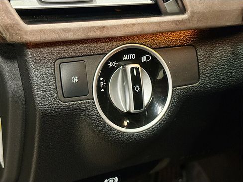 Used 2012 Mercedes-Benz E 350 4MATIC Sedan image 10