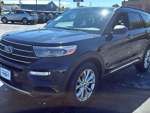 Used 2020 Ford Explorer XLT w/ Equipment Group 202A AWD/4WD image 3