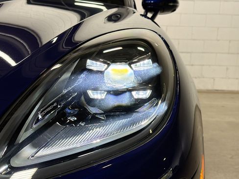 Certified 2025 Porsche Macan image 10