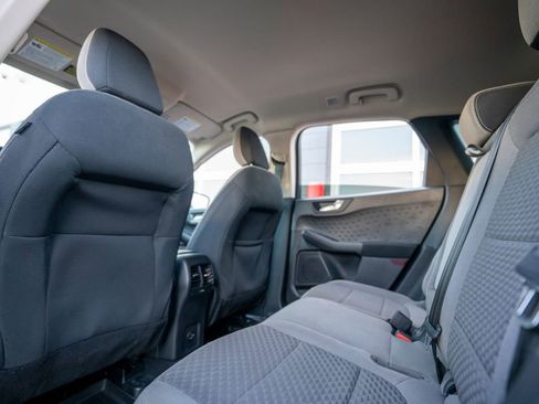 Used 2020 Ford Escape SE image 31