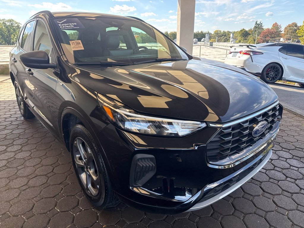 Certified 2024 Ford Escape ST-Line w/ Tech Pack #1 AWD/4WD image 4