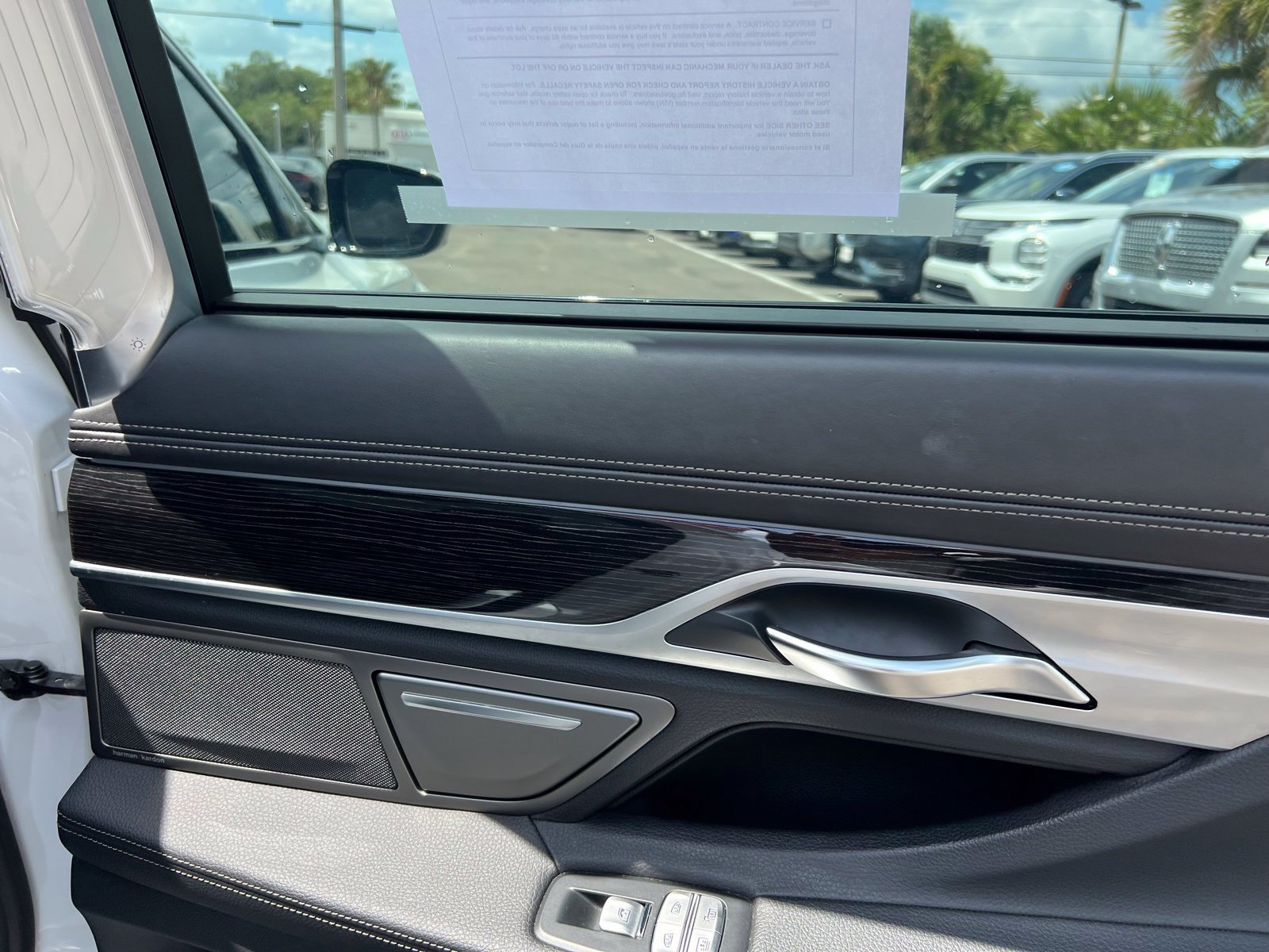 Used 2018 BMW 740e xDrive w/ M Sport Package AWD/4WD image 53