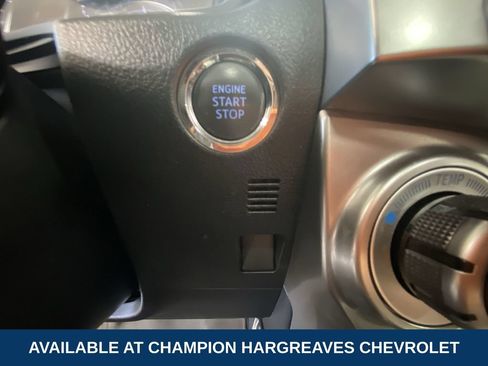 Used 2022 Toyota 4Runner Limited AWD/4WD image 23