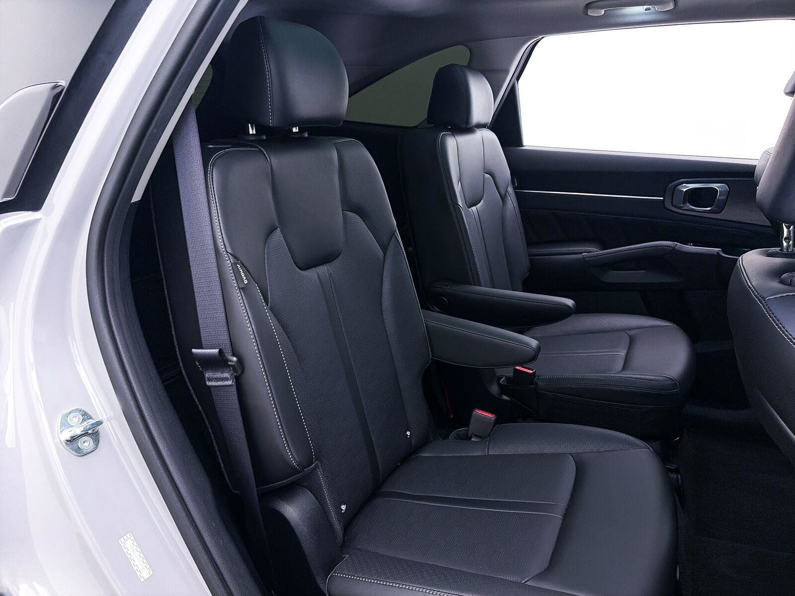 Used 2025 Kia Sorento SX AWD/4WD image 39