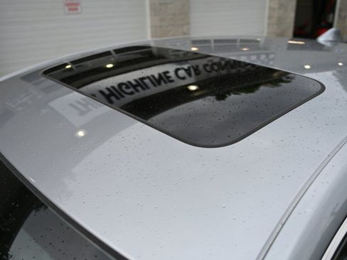Used 2018 Honda Accord EX image 9