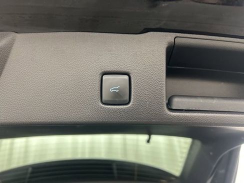 Used 2025 Ford Escape Platinum image 30