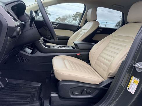 Used 2022 Ford Edge SEL w/ Convenience Package image 14