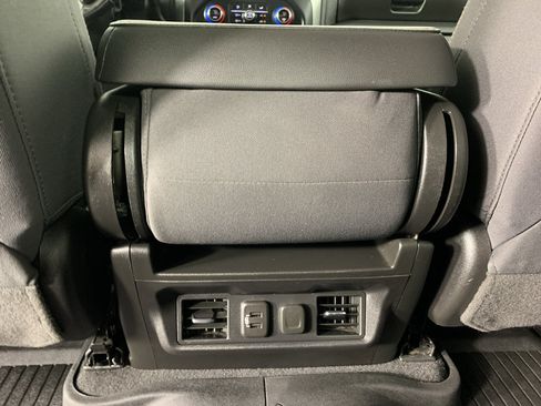 Used 2020 Chevrolet Silverado 1500 LT AWD/4WD image 31