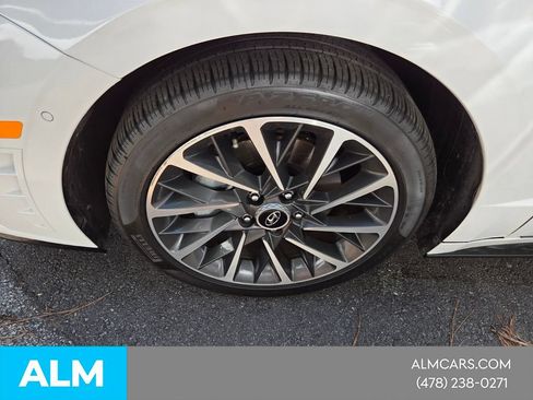 Used 2023 Hyundai Sonata Limited w/ Cargo Package FWD image 2