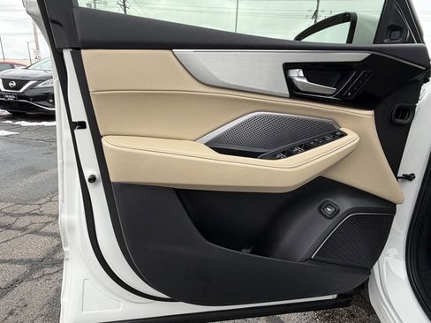 Used 2026 Acura MDX SH-AWD image 11