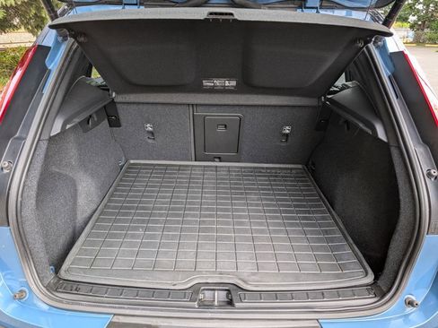 Used 2024 Volvo XC40 Recharge Core w/ Protection Package Premier RWD image 14