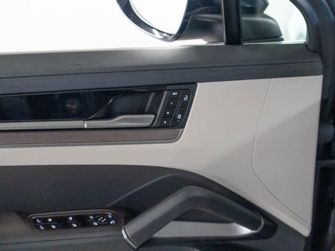 Certified 2026 Porsche Cayenne AWD/4WD image 17