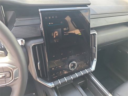 Used 2024 GMC Acadia Elevation image 32