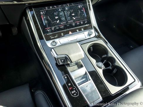 Used 2024 Audi Q8 Prestige image 21