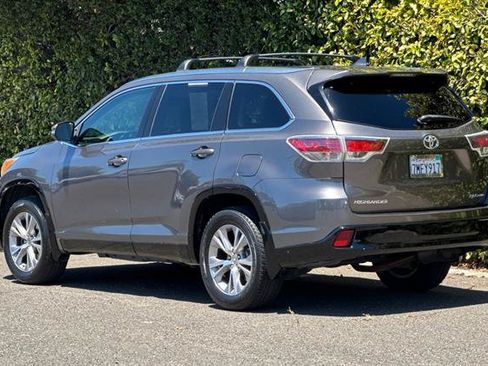 Used 2015 Toyota Highlander XLE AWD/4WD image 5