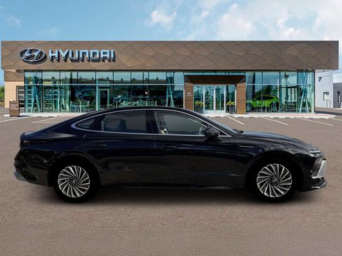New 2026 Hyundai Sonata Limited FWD image 9