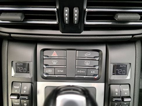 Used 2020 Porsche Macan image 22