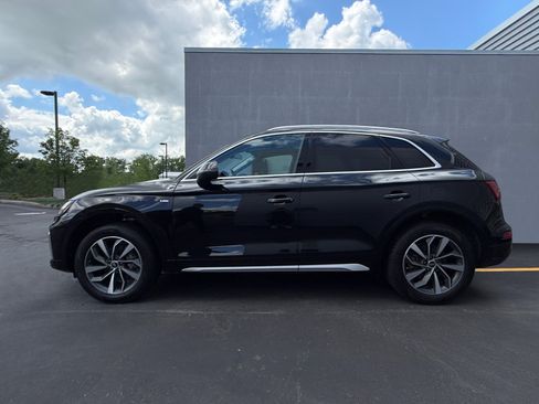 Used 2023 Audi Q5 2.0T Premium Plus w/ Premium Plus Package AWD/4WD image 2