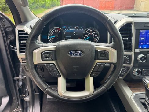 Used 2019 Ford F150 Lariat w/ Equipment Group 502A Luxury AWD/4WD image 23