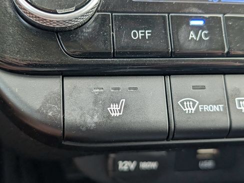 Used 2024 Hyundai Elantra Limited FWD image 19
