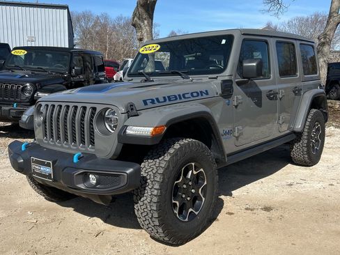 Used 2022 Jeep Wrangler Unlimited Rubicon 4xe w/ Cold Weather Group AWD/4WD image 3