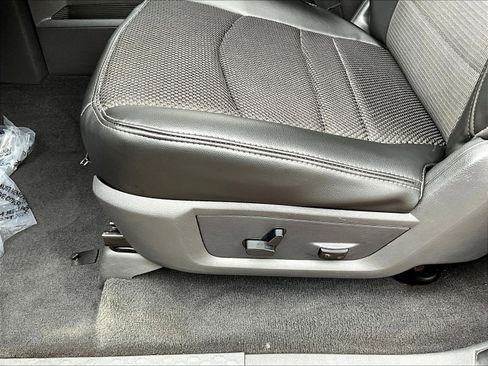 Used 2011 RAM 1500 R/T w/ Remote Start & Security Group RWD image 30