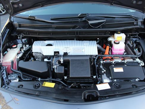Used 2015 Toyota Prius Prime Plug-In Hybrid FWD image 34