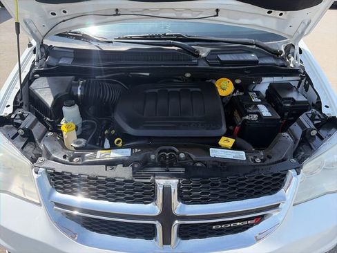 Used 2019 Dodge Grand Caravan SXT FWD image 45