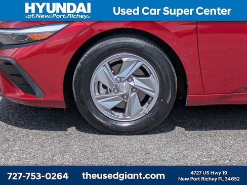 Used 2024 Hyundai Elantra SE FWD image 10