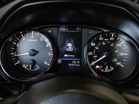 Used 2018 Nissan Rogue SL w/ Premium Package image 29