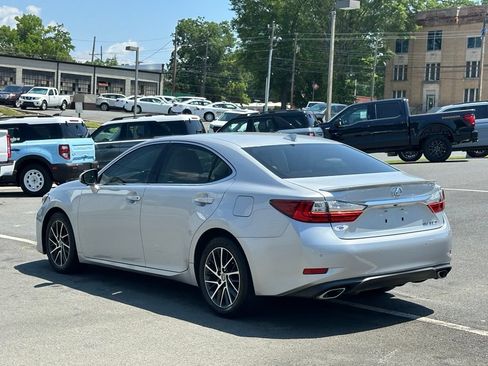 Used 2017 Lexus ES 350 w/ Luxury Package FWD image 7