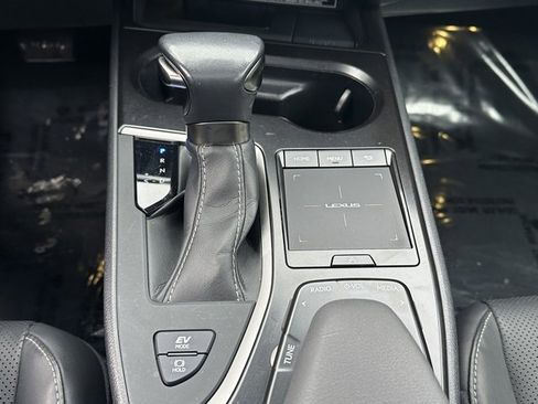 Used 2022 Lexus UX 250h w/ Premium Package image 34