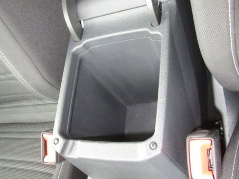 Used 2024 Volkswagen Tiguan S image 33