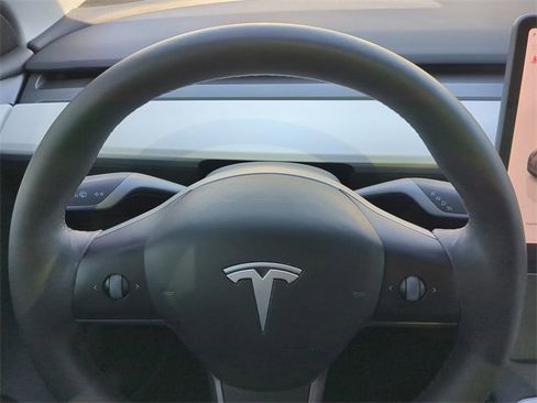 Used 2022 Tesla Model Y Performance image 29