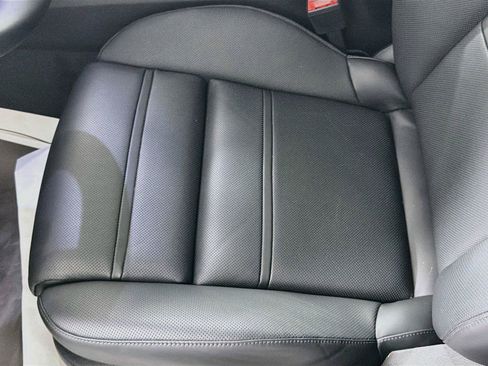 Certified 2026 Porsche Cayenne AWD/4WD image 32