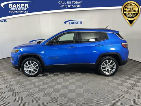Used 2024 Jeep Compass Latitude image 6