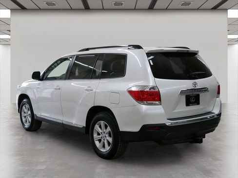 Used 2011 Toyota Highlander 2WD w/ Tech Pkg image 4