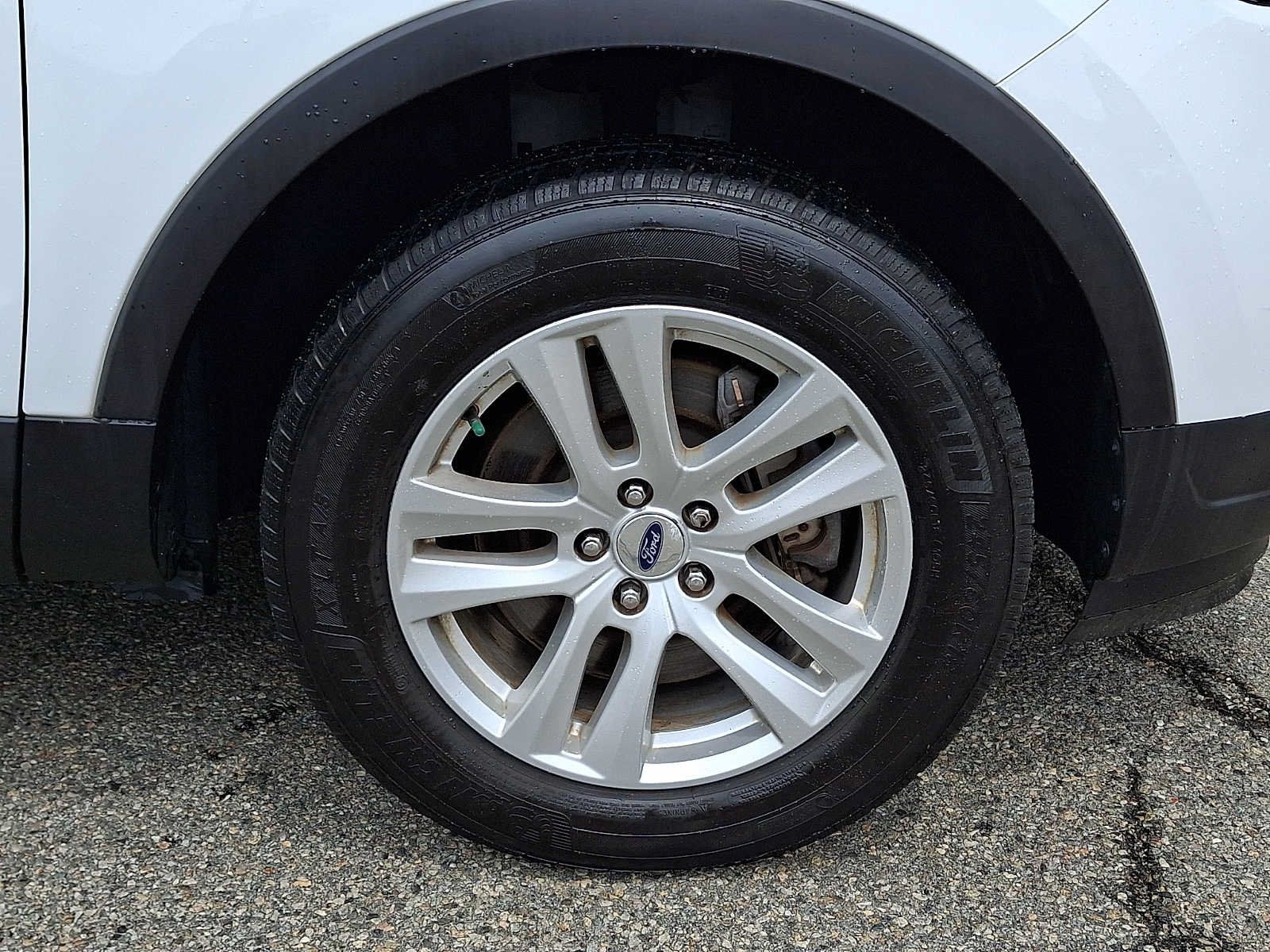Used 2018 Ford Explorer XLT w/ Equipment Group 202A AWD/4WD image 8