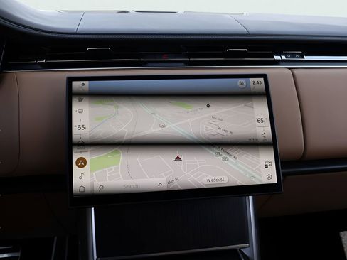 Used 2025 Land Rover Range Rover Long Wheelbase SE image 20