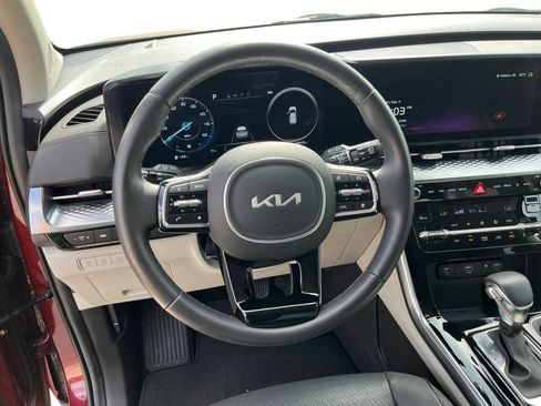 Used 2024 Kia Carnival SX Prestige FWD image 12