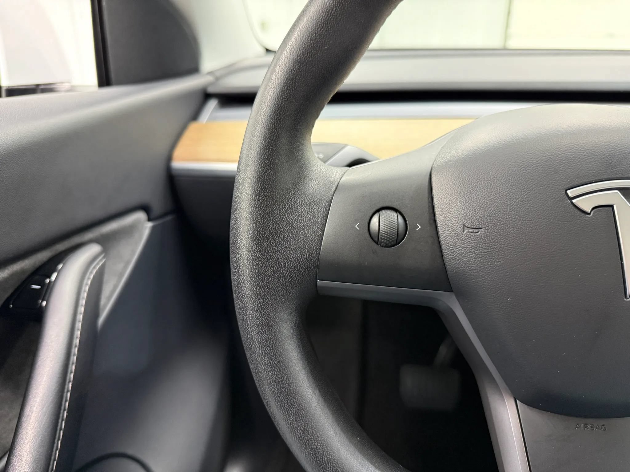Used 2020 Tesla Model Y Long Range AWD/4WD image 27